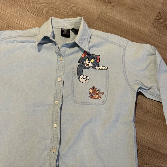Warner Bros Studio Tom and Jerry Button Up - Picture 3 of 6